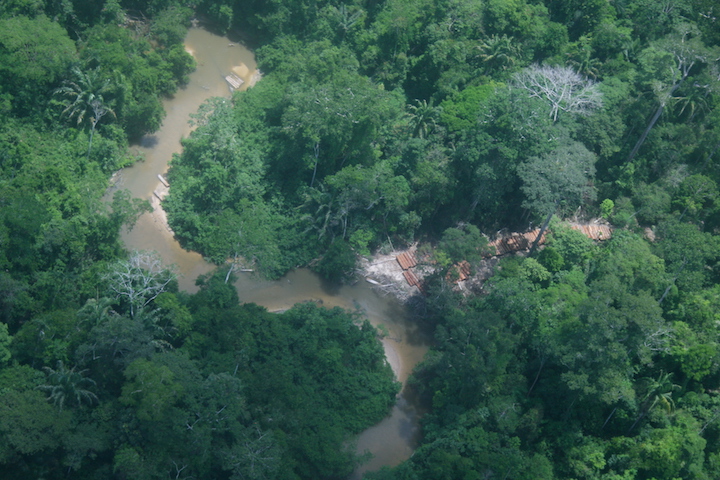 madera ilegal 2 PRITBYC ORPIO 1 Ocho años ha ignorado Perú la Ley Forestal que protege reservas indígenas y avanza depredando la Amazonía